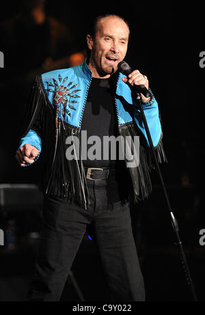 Mar. 3, 2012 - Myrtle Beach, Caroline du Sud, États-Unis - Chanteur LEE GREENWOOD effectue sa tournée 2012 en fait un arrêt à l'Alabama Theatre situé dans la région de Myrtle Beach. (Crédit Image : © Jason Moore/ZUMAPRESS.com) Banque D'Images