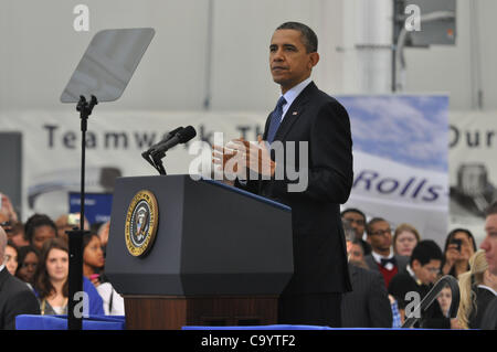 08 mars 2012 - Richmond, Virginie, États-Unis - Le président américain Barack Obama visite l'usine de Rolls-Royce dans le comté de Prince George Crosspointe pour dévoiler un plan de relance de l'emploi dans le secteur manufacturier aux États-Unis (Image Crédit : © Tina Fultz/ZUMAPRESS.com) Banque D'Images