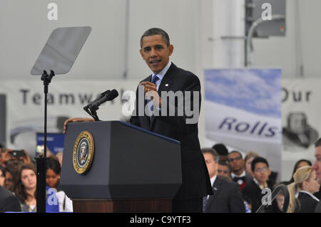 08 mars 2012 - Richmond, Virginie, États-Unis - Le président américain Barack Obama visite l'usine de Rolls-Royce dans le comté de Prince George Crosspointe pour dévoiler un plan de relance de l'emploi dans le secteur manufacturier aux États-Unis (Image Crédit : © Tina Fultz/ZUMAPRESS.com) Banque D'Images