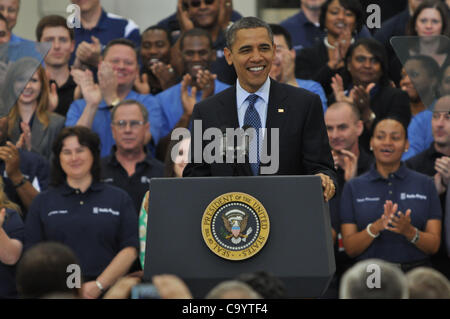 08 mars 2012 - Richmond, Virginie, États-Unis - Le président américain Barack Obama visite l'usine de Rolls-Royce dans le comté de Prince George Crosspointe pour dévoiler un plan de relance de l'emploi dans le secteur manufacturier aux États-Unis (Image Crédit : © Tina Fultz/ZUMAPRESS.com) Banque D'Images