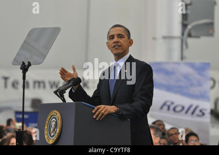 08 mars 2012 - Richmond, Virginie, États-Unis - Le président américain Barack Obama visite l'usine de Rolls-Royce dans le comté de Prince George Crosspointe pour dévoiler un plan de relance de l'emploi dans le secteur manufacturier aux États-Unis (Image Crédit : © Tina Fultz/ZUMAPRESS.com) Banque D'Images