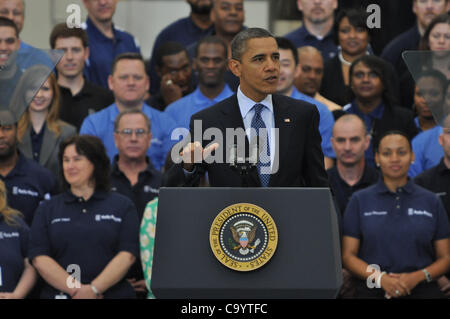 08 mars 2012 - Richmond, Virginie, États-Unis - Le président américain Barack Obama visite l'usine de Rolls-Royce dans le comté de Prince George Crosspointe pour dévoiler un plan de relance de l'emploi dans le secteur manufacturier aux États-Unis (Image Crédit : © Tina Fultz/ZUMAPRESS.com) Banque D'Images