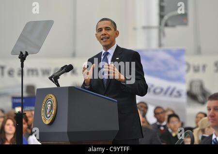 08 mars 2012 - Richmond, Virginie, États-Unis - Le président américain Barack Obama visite l'usine de Rolls-Royce dans le comté de Prince George Crosspointe pour dévoiler un plan de relance de l'emploi dans le secteur manufacturier aux États-Unis (Image Crédit : © Tina Fultz/ZUMAPRESS.com) Banque D'Images