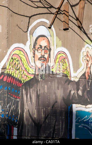 Mohammed Mahmoud street a également surnommé en arabe comme "la rue des yeux de la liberté" est un symbole de la lutte du peuple égyptien pour construire un pays démocratique, un an après la révolution. Les murs de la rue ( qui a été témoin de certains des pires combats entre forces de sécurité et la Banque D'Images
