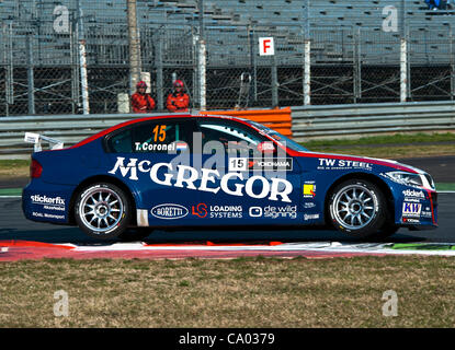 WTCC Monza Course 1 2012 11 mars 2012 Tom Coronel sur deux roues BMW World Touring Car Championship Banque D'Images