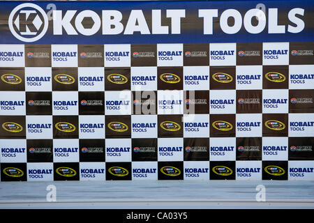 11 mars 2012 - Las Vegas, Nevada, États-Unis - l'arrière-plan pour la victoire Lane dans le garage à la NASCAR Sprint Cup Series Kobalt Tools 400 à Las Vegas Motor Speedway de Las Vegas, Nevada. (Crédit Image : © Matt/ZUMAPRESS.com) Gdowski/Southcreek Banque D'Images