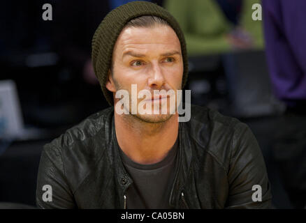 11 mars 2012 - Los Angeles, Californie, États-Unis - LA Galaxy's David Beckham assiste à un match entre les Boston Celtics et les Los Angeles Lakers au Staples Center de Los Angeles, Californie le 11 mars 2012. (Crédit Image : © Burt Harris/Prensa Internacional/ZUMAPRESS.com) Banque D'Images