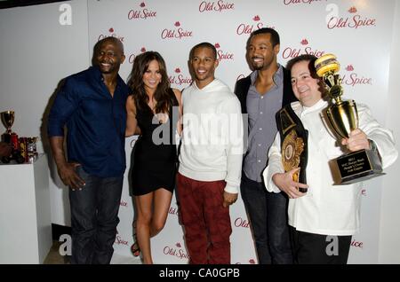 Terry Crews, Chrissy Teigen, Victor Cruz, Isiah Mustafa, Josh Capon présents pour l'événement, Parfum Old Spice Highline Étapes, New York, NY Le 13 mars 2012. Photo par : Eric Reichbaum/Everett Collection Banque D'Images