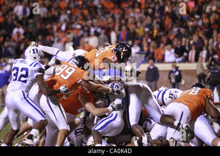 12 novembre 2011 - Charlottesville, Virginia, United States - pendant le jeu le 12 novembre 2011 à Scott Stadium à Charlottesville, Virginie. Virginie battu Duc 31-21. (Crédit Image : © Andrew Shurtleff/ZUMAPRESS.com) Banque D'Images