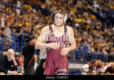 15 mars, 2012 - St Louis, Missouri, United States of America - Jarrod Patterson, de New York au cours de la deuxième session de la Division 1 de la NCAA Wrestling Championships à Saint Louis, MO. (Crédit Image : © Richard Ulreich/ZUMApress.com)/Southcreek Banque D'Images