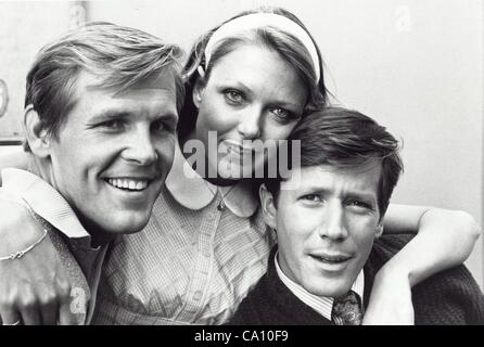 SUSAN BLAKELY avec Nick Nolte et Peter Strauss.l'homme riche, le pauvre homme 1976.Fourni par Photos, inc.(Image Crédit : Â© fourni par Globe Photos, Inc/Globe Photos/ZUMAPRESS.com) Banque D'Images