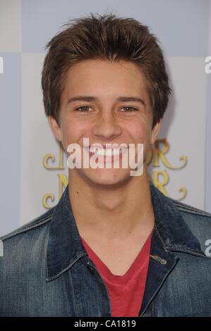 Billy Unger aux arrivées pour rétroviseur rétroviseur Premiere, le Grauman's Chinese Theatre, Los Angeles, CA, 17 mars 2012. Photo par : Dee Cercone/Everett Collection Banque D'Images