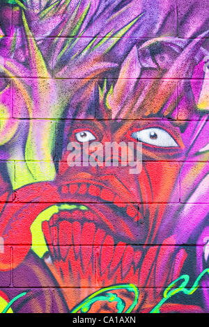 Détails de fresque graffiti par Justin Nimrod décorer l'installation de stockage murs de clôture et d'approvisionnement à l'Acoma à Denver, Colorado, le 18 mars 2012. Le propriétaire de l'établissement permettre graffiti artistes de s'exprimer à l'installation. Banque D'Images