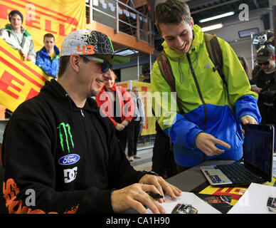 18 mars 2012 - St.-Petersburg, Russie - Mars 18,2012.Photo:Professional pilote de rallye Ken Block à autograph session lors de Saint-Pétersbourg, Russie (crédit Image : © PhotoXpress/ZUMAPRESS.com) Banque D'Images