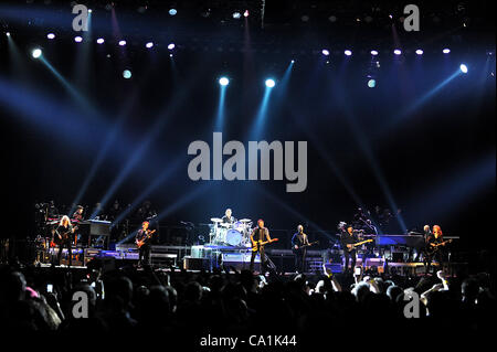 Mar 19, 2012 - Greensboro, Caroline du Nord), USA - Musicien Bruce Springsteen et le E Street Band effectue vivre comme leurs 2012 'Wrecking Ball Tour' rend un arrêt au Greensboro Coliseum. Copyright 2012 Jason Moore. (Crédit Image : © Jason Moore/ZUMAPRESS.com) Banque D'Images