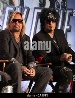 20 mars 2012 - Hollywood, Californie, États-Unis - VINCE NEIL & Nikki Sixx KISS & Motley Crue annoncer ''Tour'' à l'hôtel Roosevelt à Hollywood, CA. (Crédit Image : © Lisa O'Connor/ZUMAPRESS.com) Banque D'Images