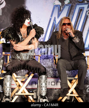 20 mars 2012 - Hollywood, Californie, États-Unis - PAUL STANLEY & VINCE NEIL KISS & Motley Crue annoncer ''Tour'' à l'hôtel Roosevelt à Hollywood. (Crédit Image : © Lisa O'Connor/ZUMAPRESS.com) Banque D'Images