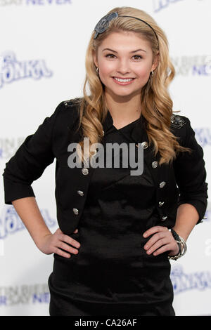 Le 8 février, 2011 - Los Angeles, Californie, États-Unis - Actrice STEFANIE SCOTT arrive à Paramount Pictures Justin Bieber : ne jamais dire jamais en première mondiale au Théâtre Nokia L.A. Vivre. (Crédit Image : © Brandon Parry/ZUMAPRESS.com) Banque D'Images