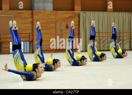 L'équipe nationale du Japon, le 23 mars 2012 - Gymnastique Rythmique Gymnastique Rythmique Japonais : 'FAIRY Équipe Japon POLA' ouvrir la pratique pour appuyer sur le Japon à l'Institut du sport de la science dans l', Japon. Itabashi (Photo de Atsushi Tomura /AFLO SPORT) [1035] Banque D'Images