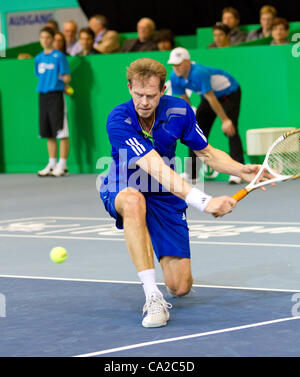 ZURICH, SUISSE - 24 mars : Stefan Edberg joue au tennis en finale du BNP Paribas Open Champions Tour Carlos Moya aganinst à Zurich, en Suisse le 24 mars 2012. Il a perdu le match pour des raisons médicales. Banque D'Images