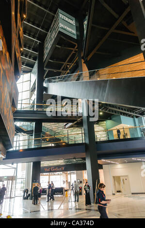 À l'intérieur du bâtiment Signature Titanic Belfast Banque D'Images