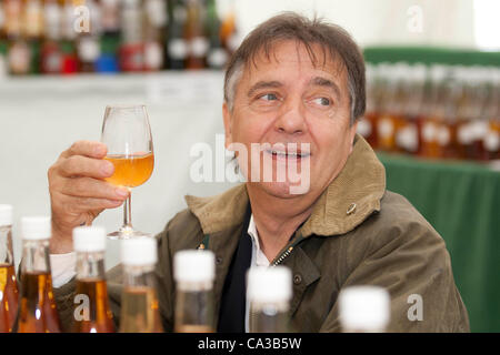 Jeudi 31 mai 2012. Somerset, Royaume-Uni. Raymond Blanc à en juger au cidre Royal Bath & West Show à Shepton Mallet. Banque D'Images