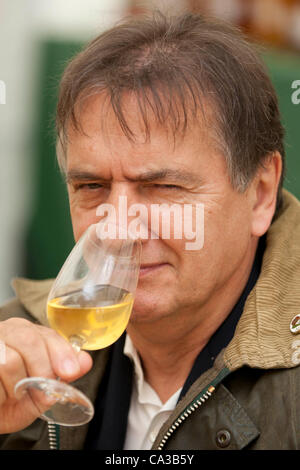 Jeudi 31 mai 2012. Somerset, Royaume-Uni. Raymond Blanc à en juger au cidre Royal Bath & West Show à Shepton Mallet. Banque D'Images