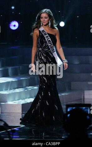 Ryanne Harms, Miss New Hampshire USA sur scène pour Miss USA 2012 Compétition préliminaire - Partie 1, Planet Hollywood Theatre for the Performing Arts, Las Vegas, NV le 30 mai 2012. Photo par : James Atoa/Everett Collection Banque D'Images