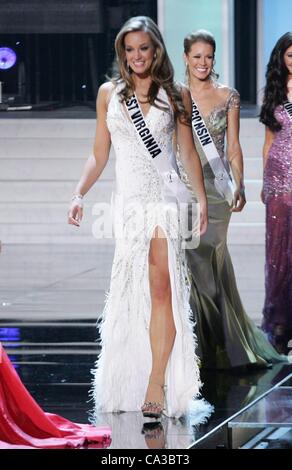 Andrea Rogers, Mlle Virginie de l'Ouest USA sur scène pour Miss USA 2012 Compétition préliminaire - Partie 1, Planet Hollywood Theatre for the Performing Arts, Las Vegas, NV le 30 mai 2012. Photo par : James Atoa/Everett Collection Banque D'Images