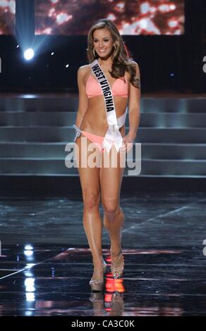 Andrea Rogers, Mlle Virginie de l'Ouest USA sur scène pour Miss USA 2012 Compétition préliminaire - Partie 1, Planet Hollywood Theatre for the Performing Arts, Las Vegas, NV le 30 mai 2012. Photo par : James Atoa/Everett Collection Banque D'Images