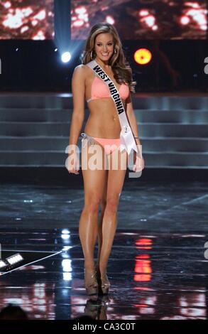 Andrea Rogers, Mlle Virginie de l'Ouest USA sur scène pour Miss USA 2012 Compétition préliminaire - Partie 1, Planet Hollywood Theatre for the Performing Arts, Las Vegas, NV le 30 mai 2012. Photo par : James Atoa/Everett Collection Banque D'Images