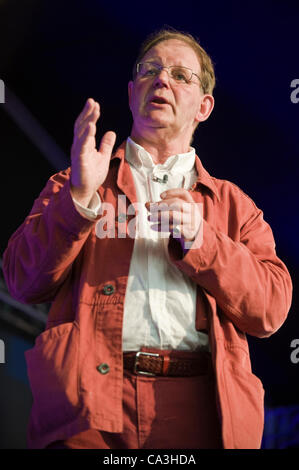 Michael Morpurgo auteur parlant de son roman 'War Horse' au Telegraph Hay Festival, Hay-on-Wye, Powys, Wales, UK. 1er Ju Banque D'Images