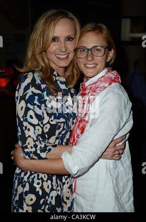 Chely Wright, Lauren Blitzer aux arrivées de CHELY WRIGHT : Souhaitez-moi loin Premiere, Quad Cinema, New York, NY Le 1 juin 2012. Photo par : Derek Storm/Everett Collection Banque D'Images