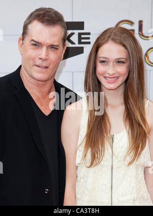 Ray Liotta, Karsen Liotta présents pour Spike TV Guys Choice Awards 2012, les studios Sony Pictures, Culver City, CA, le 2 juin 2012. Photo par : Emiley Schweich/Everett Collection Banque D'Images