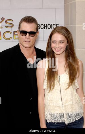 Ray Liotta, Karsen Liotta présents pour Spike TV Guys Choice Awards 2012, les studios Sony Pictures, Culver City, CA, le 2 juin 2012. Photo par : Michael Germana/Everett Collection Banque D'Images