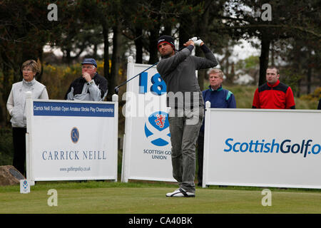 3 juin 2012. Paul Barjon de Nice, France pris le départ au 18e trou sur le Barasie Liens Cours de Kilmarnock Barassie Golf Club Barassie Ayrshire en Écosse. Barjon jouait dans la Scottish Golf Union Européenne parrainé Carrick neill Scottish Open Stroke Play Championship. C'est un cham Banque D'Images