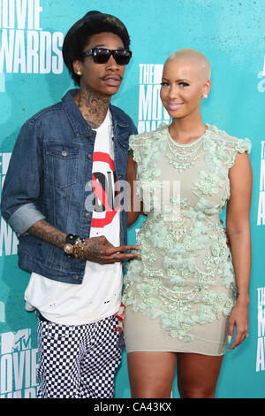 WIZ KHALIFA & AMBER ROSE LE MTV Movie Awards 2012. Arrivants LOS ANGELES CALIFORNIA USA 03 Juin 2012 Banque D'Images