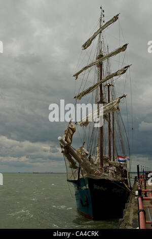 Tall Ship Atlantis amarrée à la fin de la jetée Southend on Sea, Royaume-Uni. Banque D'Images