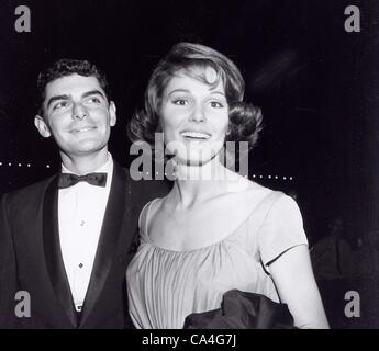 PAULA PRENTISS avec mari Richard Benjamin à Ugly premiere.Fourni par Photos inc.(Image Crédit : Â© fourni par Globe Photos Inc/Globe Photos/ZUMAPRESS.com) Banque D'Images