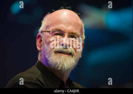 Terry Pratchett s'exprimant à propos de sa vie et de travailler à l'Telegraph Hay Festival 2012, Hay-on-Wye, Powys, Wales, UK Banque D'Images