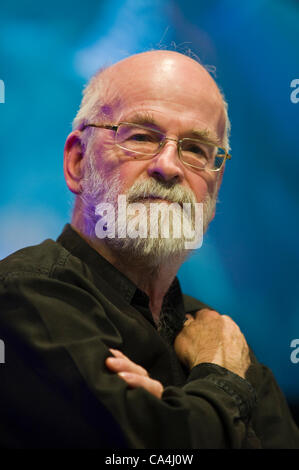 Terry Pratchett s'exprimant à propos de sa vie et de travailler à l'Telegraph Hay Festival 2012, Hay-on-Wye, Powys, Wales, UK Banque D'Images