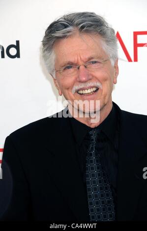 Le 7 juin 2012 - Los Angeles, CA, United States - Oct 07, 2012 - Los Angeles, CA, United States - Acteur Tom Skerritt au 2012 TV Land présente : JEAN DUTOURD hommage à Shirley MacLaine a tenu sur le Sony Studios lot, Los Angeles, CA. (Crédit Image : © Paul Fenton/ZUMAPRESS.com) Banque D'Images