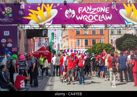 Wroclaw, Pologne. 08 Juin, 2012. La République tchèque fans avant le match de l'Euro 2012 entre la République tchèque et la Russie Banque D'Images