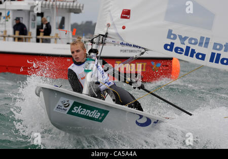 9.06.2012 Weymouth, Angleterre. Skandia Sail for Gold Regatta. Netherland's Marit Bouwmeester, Radial Medal Race en action à Weymouth et Portland Bay. Banque D'Images