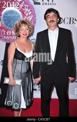 Au niveau des arrivées pour la 66e Assemblée Annuelle des Tony Awards - Arrivals, Beacon Theater, New York, NY Le 10 juin 2012. Photo par : Gregorio T. Binuya/Everett Collection Banque D'Images