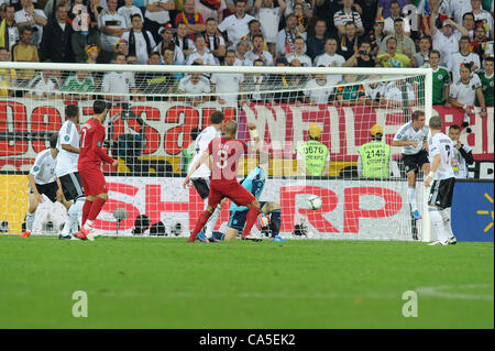 Pepe (POR), 9 juin 2012 - Football : UEFA EURO 2012 Groupe B match entre l'Allemagne 1-0 Portugal à Arena Lviv de Lviv, Ukraine. (Photo par aicfoto/AFLO) Banque D'Images