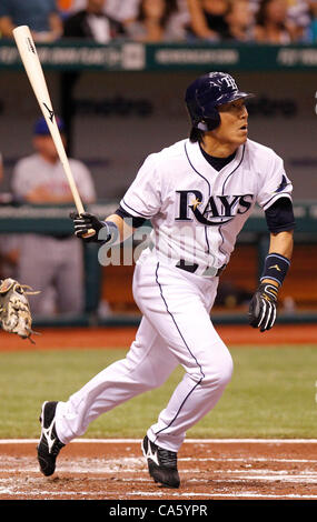 12 juin 2012 - St Petersburg, FL, USA - JAMES | BORCHUCK 354491 fois.SP  BORC rayons x (06/12/12) (St. Petersburg, FL) Hideki Matsui frappe un simple dans la première pendant les rayons match contre les Mets de New York au Tropicana Field Mardi, 12 juin, 2012. (Crédit Image : © Tampa Bay Times/ZUMAPRESS.co Banque D'Images