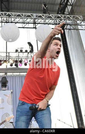 Juin 11, 2012 - Raleigh, Caroline du Nord, États-Unis - Chanteur ANDY grammaire en live à l'Amphithéâtre de Raleigh. (Crédit Image : © Tina Fultz/ZUMAPRESS.com) Banque D'Images