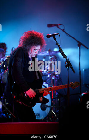Le 11 juin 2012 - Moscou, Russie - Juin 11,2012. Groupe de rock anglais The Cure d'effectuer à Maxidrom Music Festival à Moscou, Russie. Photo : le chanteur du groupe, Robert Smith (Image Crédit : © PhotoXpress/ZUMAPRESS.com) Banque D'Images
