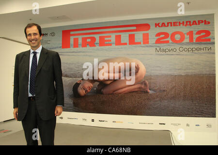 14 juin 2012 - Moscou, Russie - Juin 14,2012.MOSCOU,RUSSIE. Sur la photo : Carlo Costa,le Chef des achats pour Pirelli S.p.A. assiste à la présentation du Calendrier Pirelli 2012 à Moscou. (Crédit Image : © PhotoXpress/ZUMAPRESS.com) Banque D'Images